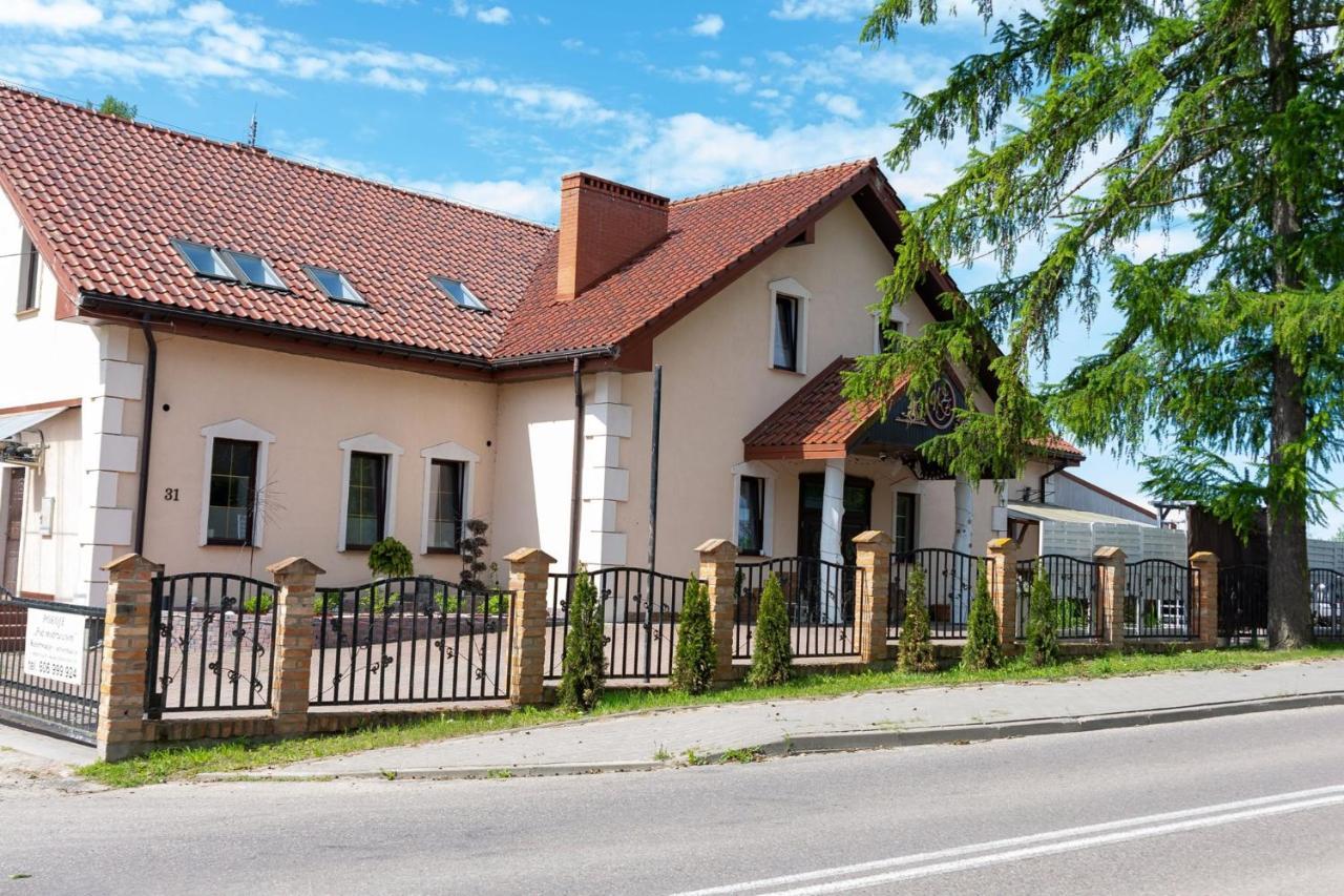Pensjonat Agroturystyczny Pod Modrzewiem Bed & Breakfast Florczaki ภายนอก รูปภาพ