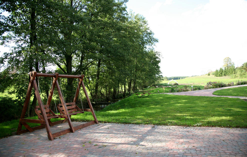 Pensjonat Agroturystyczny Pod Modrzewiem Bed & Breakfast Florczaki ภายนอก รูปภาพ