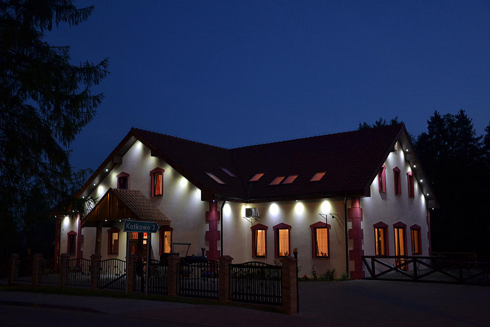 Pensjonat Agroturystyczny Pod Modrzewiem Bed & Breakfast Florczaki ภายนอก รูปภาพ