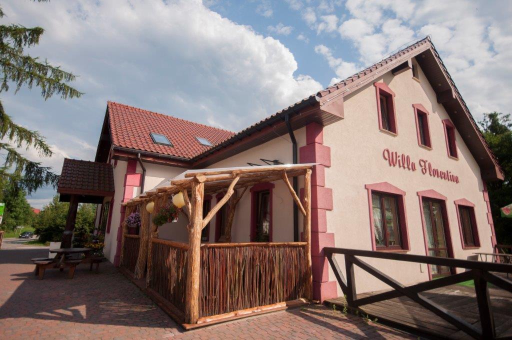 Pensjonat Agroturystyczny Pod Modrzewiem Bed & Breakfast Florczaki ภายนอก รูปภาพ